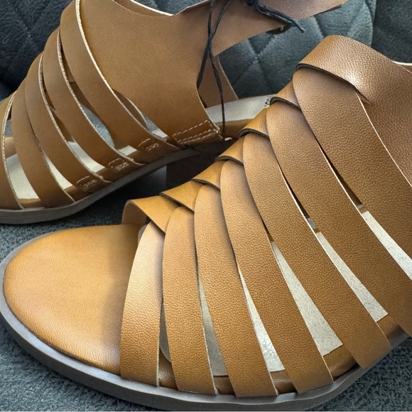 Frye and Company Galia Solid Tan Size 8 M Strappy Heeled Sandals - Picture 13 of 16